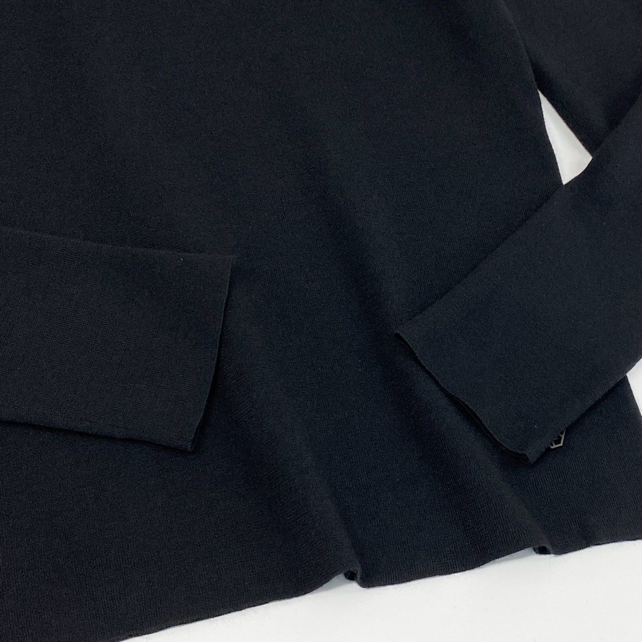 39f24④ FOXEY フォクシー タートルネックセーター ロゴプレート カシミヤシルク ニット レディース 女性用 27508 38 ブラック