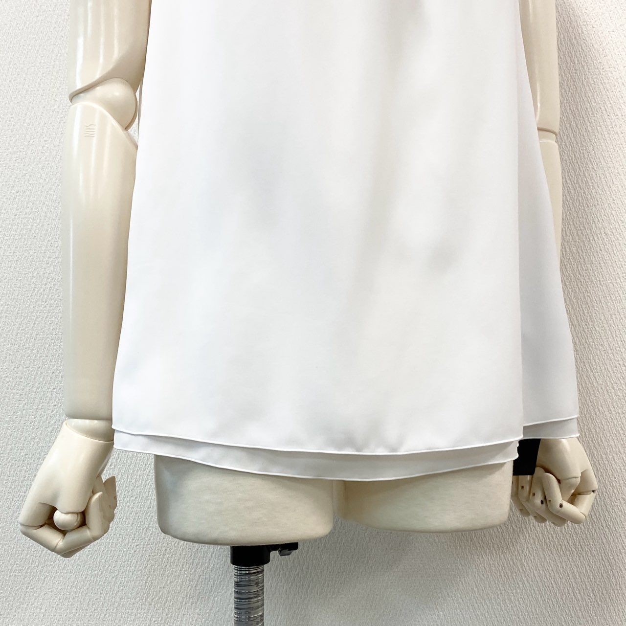 54d8 《新品タグ付き》 FOXEY NEW YORK フォクシーニューヨーク Blouse Powder Grace ノースリーブ シャツ ブラウス 33167 サイズ38 ホワイト ポリエステル100% レディース 日本製