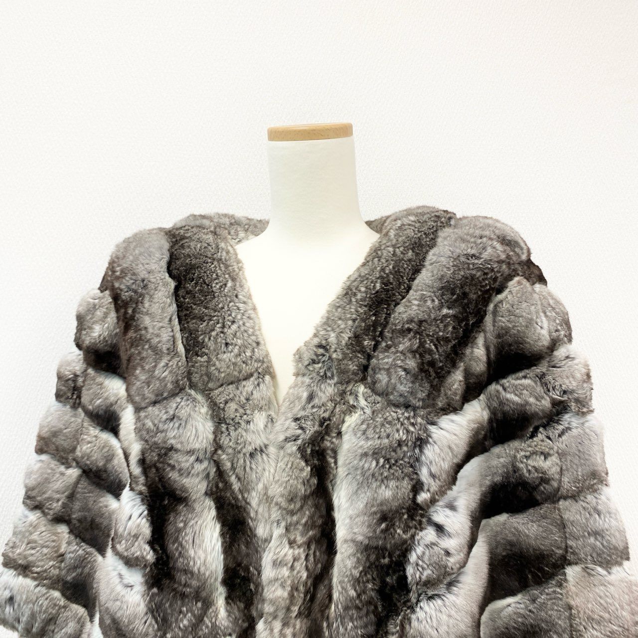 68j15 《最高級》 EMPRESS エンプレス CHINCHILLA FUR CAPE チンチラ リアルファー ケープ ポンチョ グレー 本毛皮 毛並◎ 毛質◎t18r