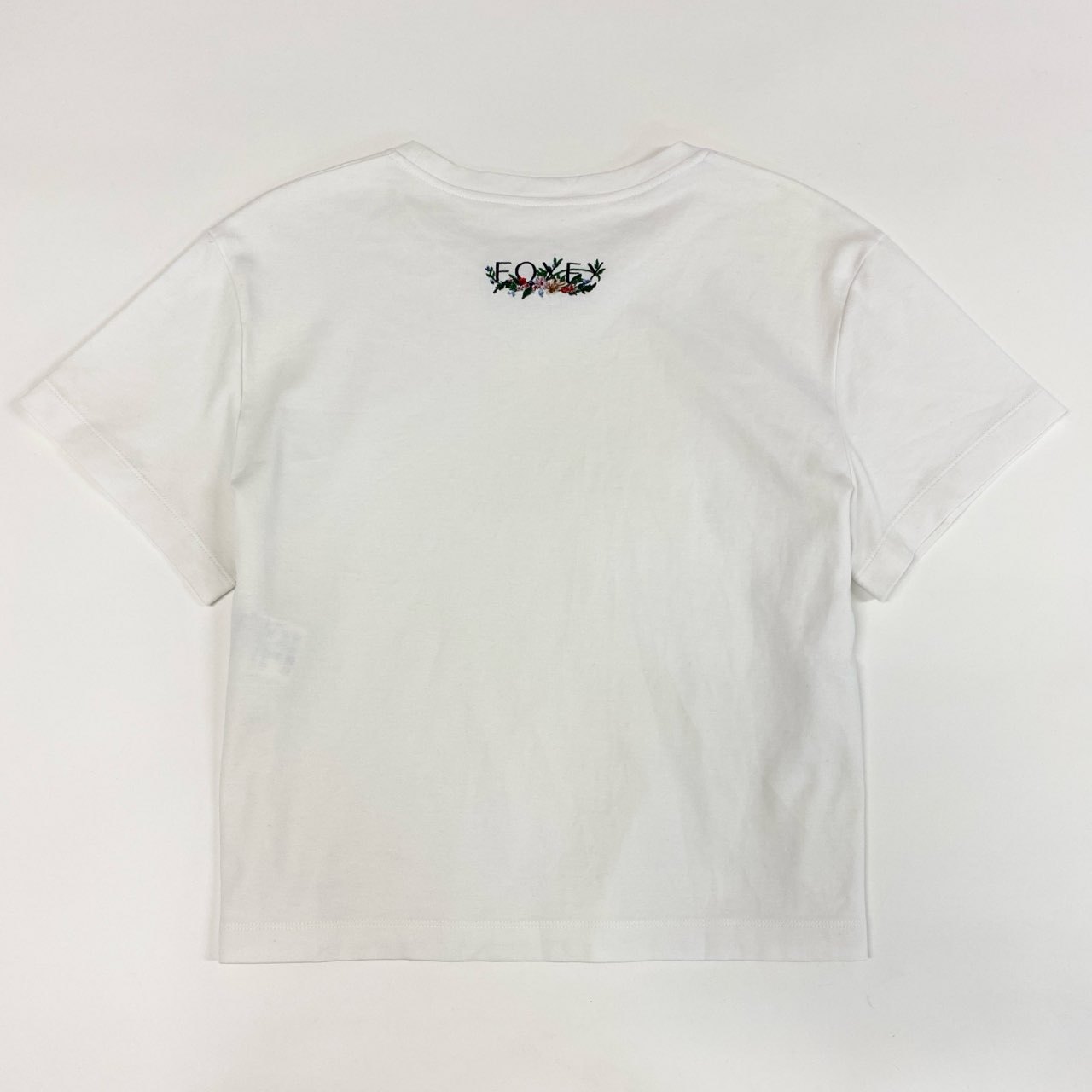 74c14 FOXEY NEW YORK フォクシーニューヨーク 23SS 半袖Tシャツ コンパクトTシャツ 刺繍ロゴ コットンシャツ 白シャツ 薄手 43556 38 ホワイト コットン100%