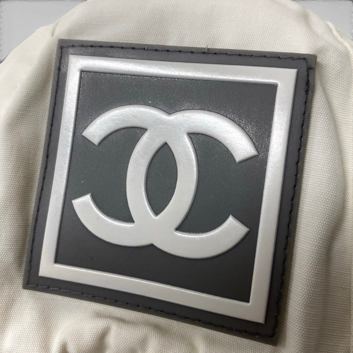 Cf24 CHANEL ヴィンテージ シャネル スポーツ ココマーク 裏地フリース ニット帽 ビーニーキャップ サイズM オフホワイト レディース