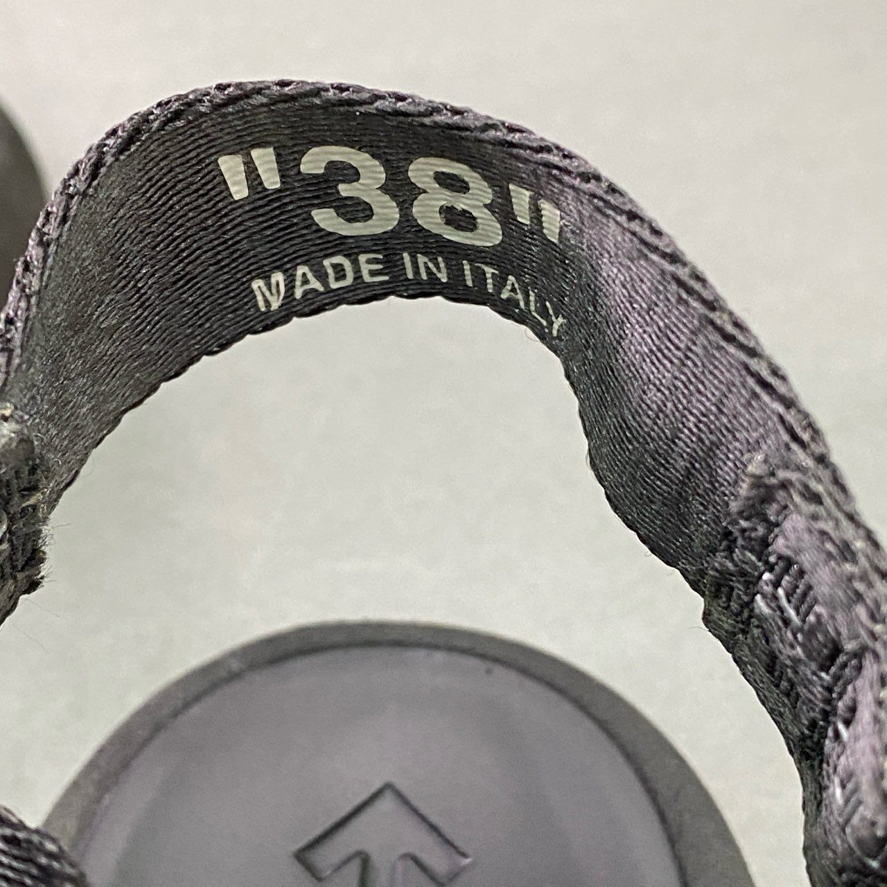 3c10 OFF-WHITE オフホワイト マルチストラップ トングサンダル 38 ブラック レースアップ シューズ 夏