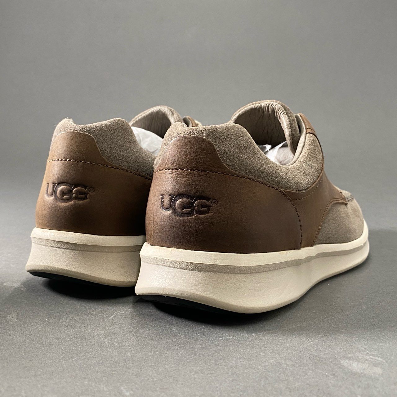 13L22《未使用》UGG アグ ローカットスニーカー レザースニーカー 9(27cm) メンズ 通年向け