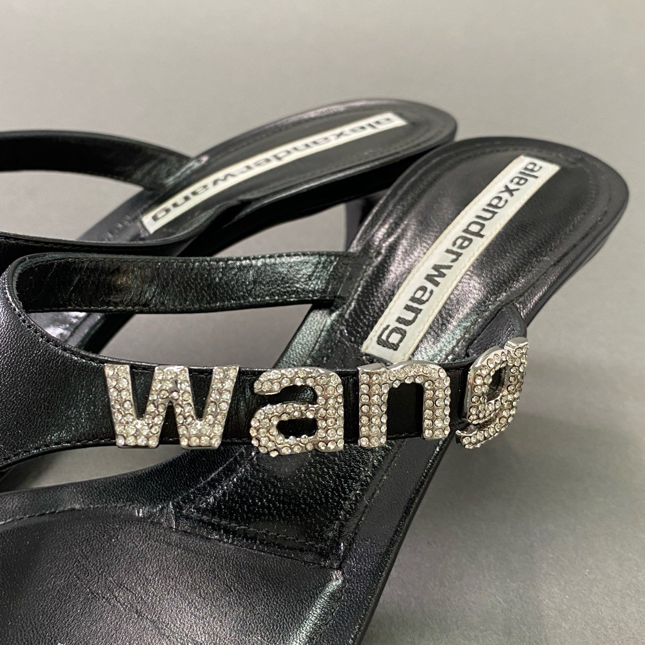 5j10 alexander wang アレキサンダーワン ラインストーンロゴ ヒール トングサンダル 39 ブラック レザー シューズ イタリア製