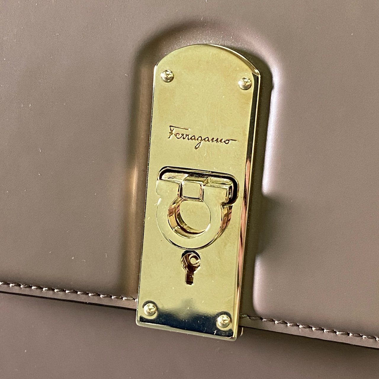 Ck12 Salvatore Ferragamo サルヴァトーレフェラガモ Boxyz ボクシィズ 2way ハンドバッグ ショルダーバッグ ベージュ レザー レディース 女性用 鞄