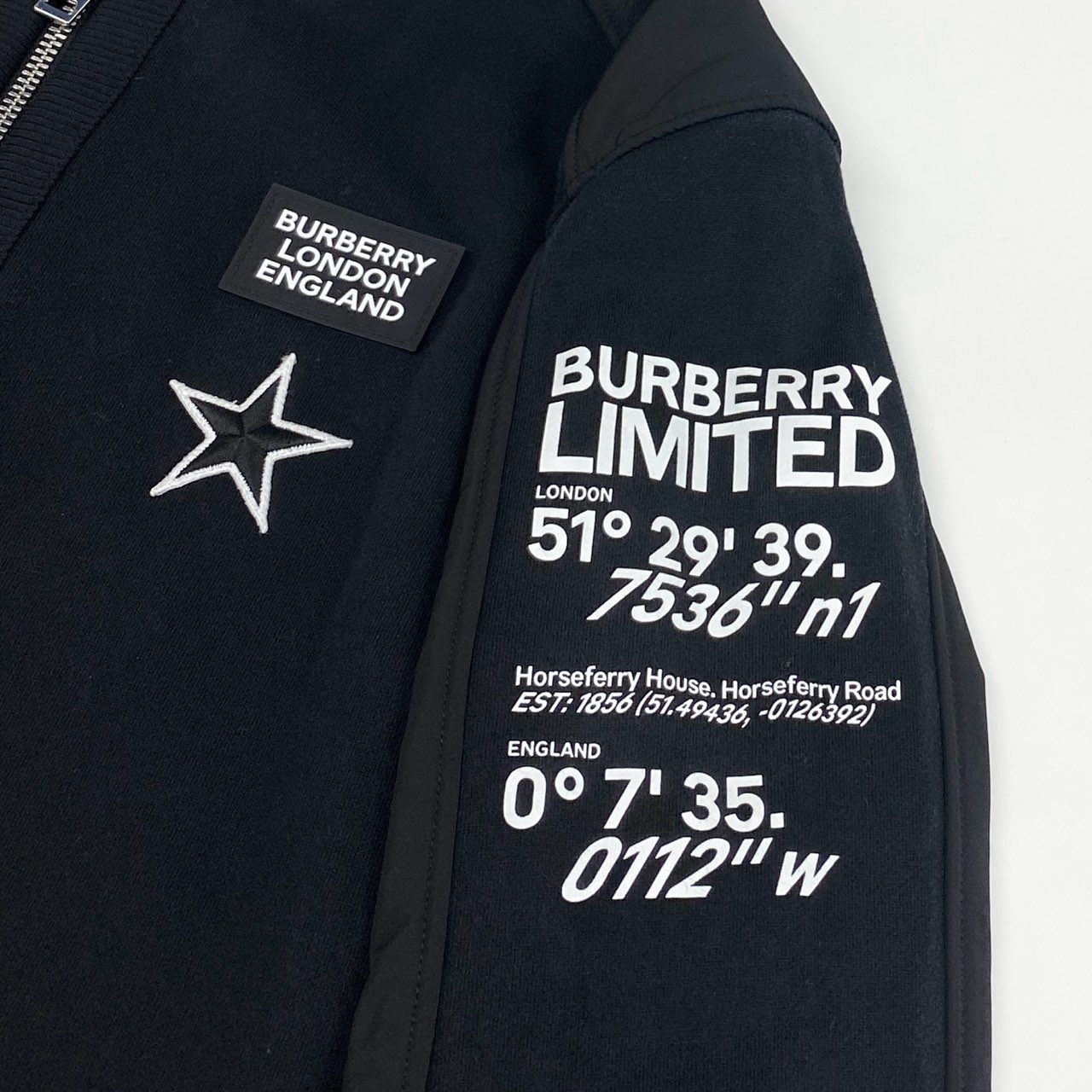 67d21 BURBERRY バーバリー ジップアップパーカー スター刺繍 ロゴワッペン 袖プリント キッズ 子供服 14Y 164cm ブラック コットン