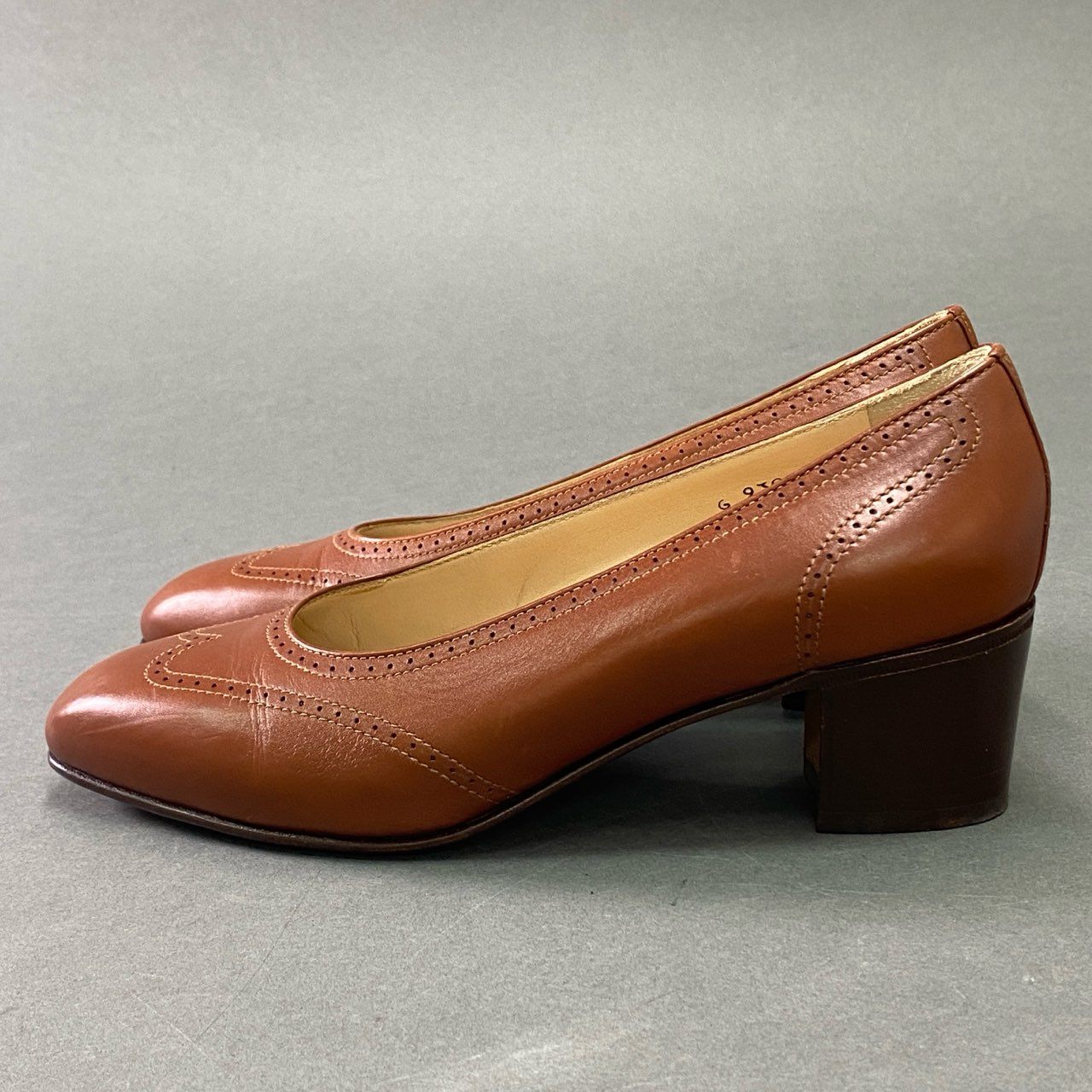 7b17 《美品》 TANINO CRISCI タニノクリスチー メダリオン レザーパンプス 35 ブラウン Leather シューズ イタリア製
