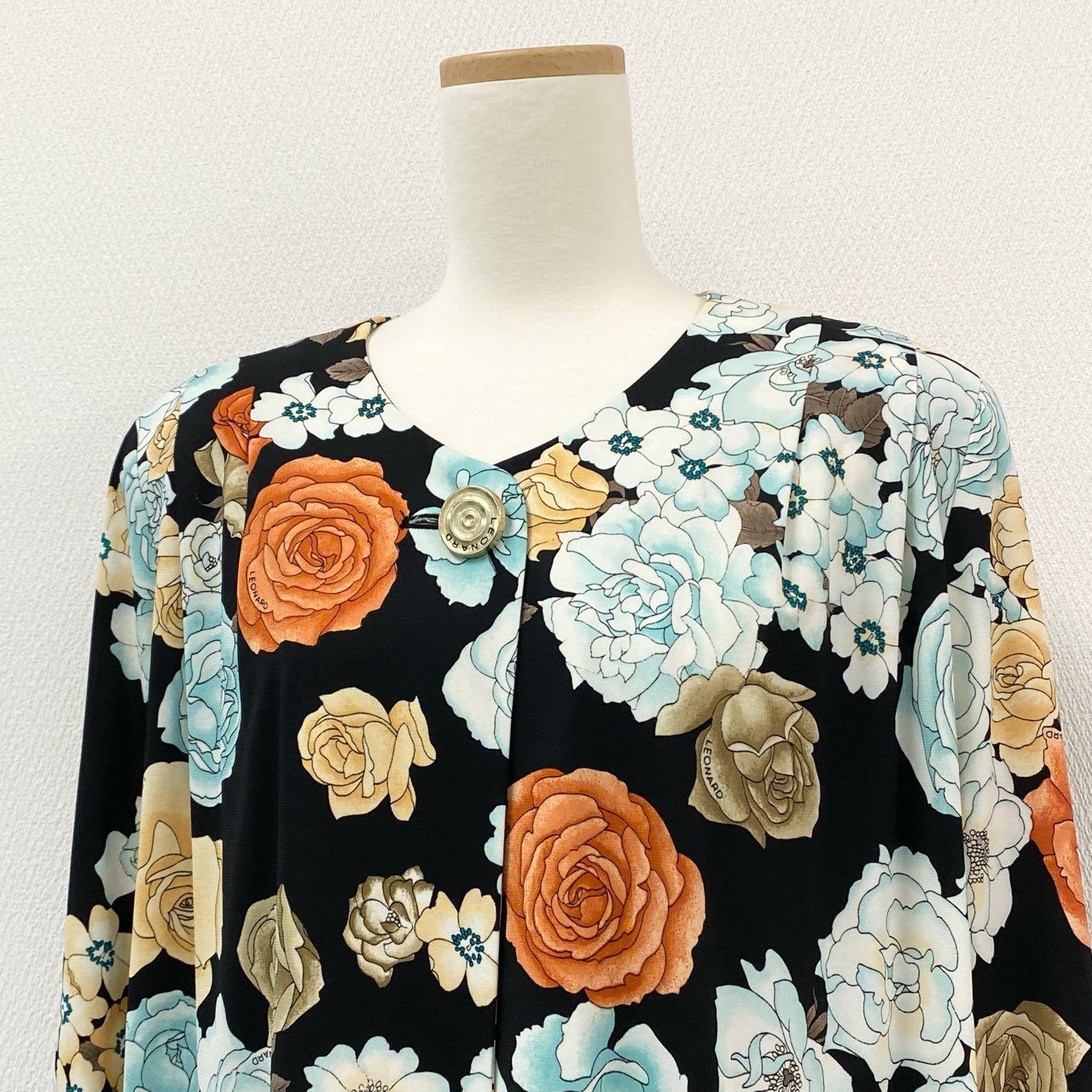 41i26 《極美品》 LEONARD レオナール カンカン素材 薄手コート ロングカーディガン 美しい花柄プリント 0161310 サイズL マルチカラー レディースu02t