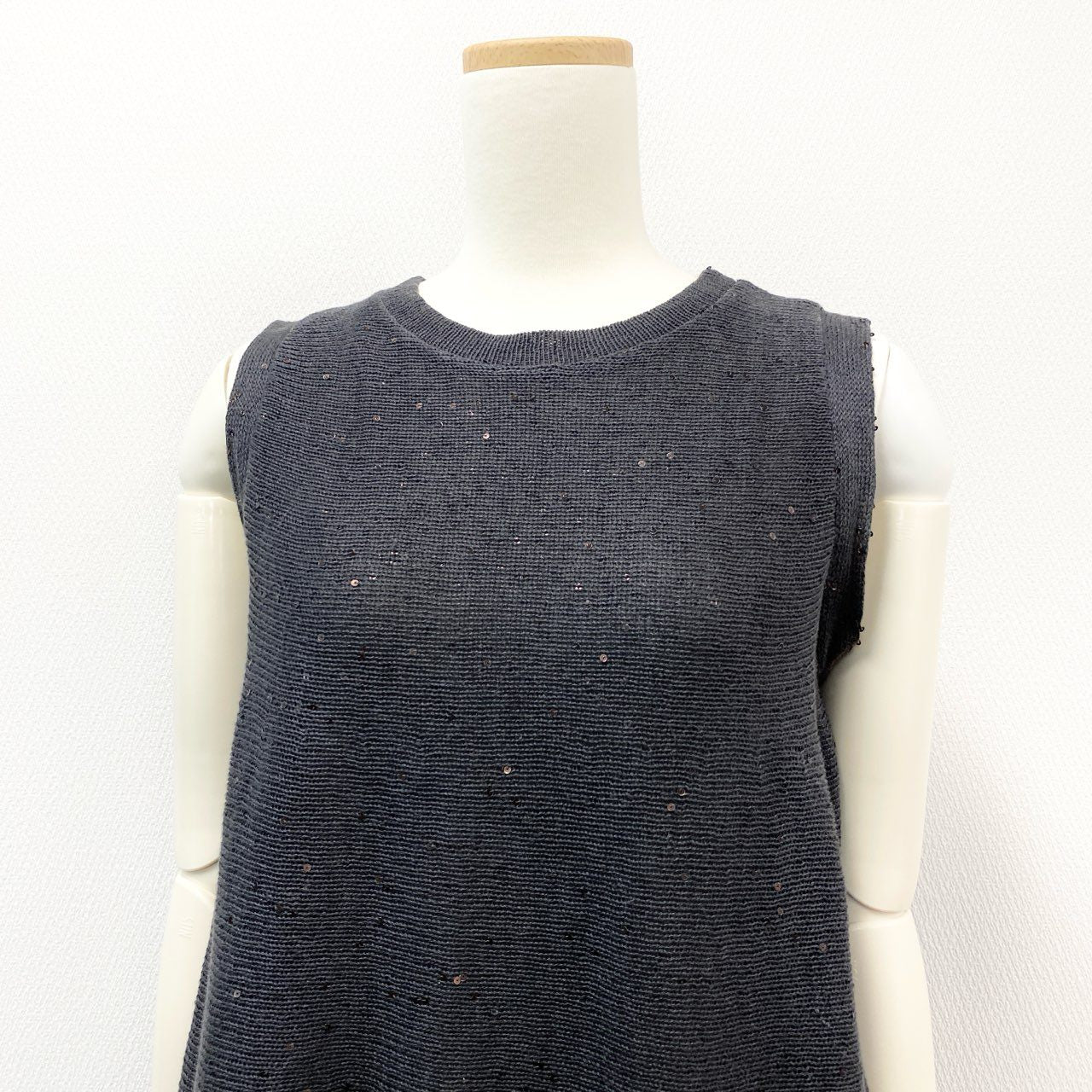 55h28 《美品》BRUNELLO CUCINELLI ブルネロクチネリ ニットベスト バックスリット リネンニット スパンコール シフォン Sサイズ グレー レディース 女性用k02i