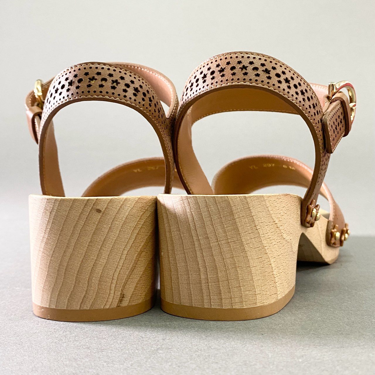 6a27 《極美品》 Salvatore Ferragamo サルヴァトーレフェラガモ GANZA スターパンチング ガンチーニ ウッドサンダル シューズ ストラップ イタリア製 6 ブラウン レザー