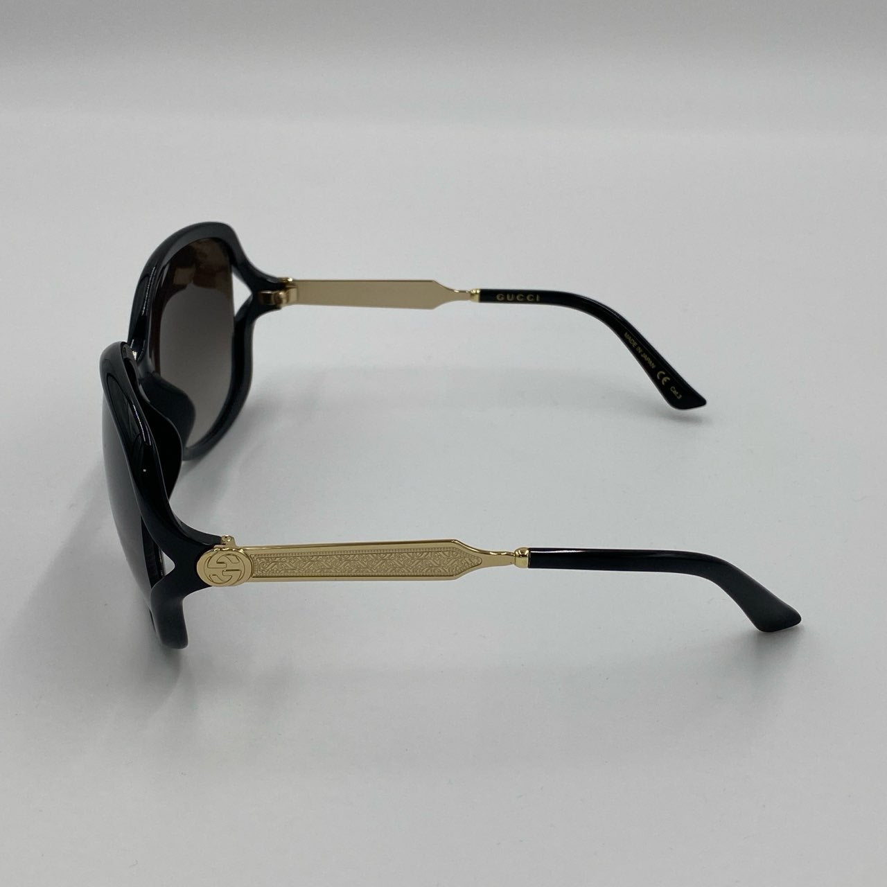 h7《極美品》 GUCCI グッチ バタフライ サングラス GG0076SK 62□15 ブラック ゴールド アレッサンドロ アイウェア 眼鏡 ケース クロス付きt18r