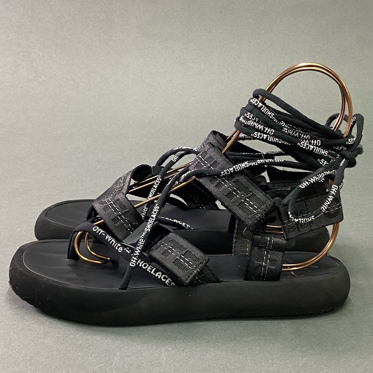 3c10 OFF-WHITE オフホワイト マルチストラップ トングサンダル 38 ブラック レースアップ シューズ 夏