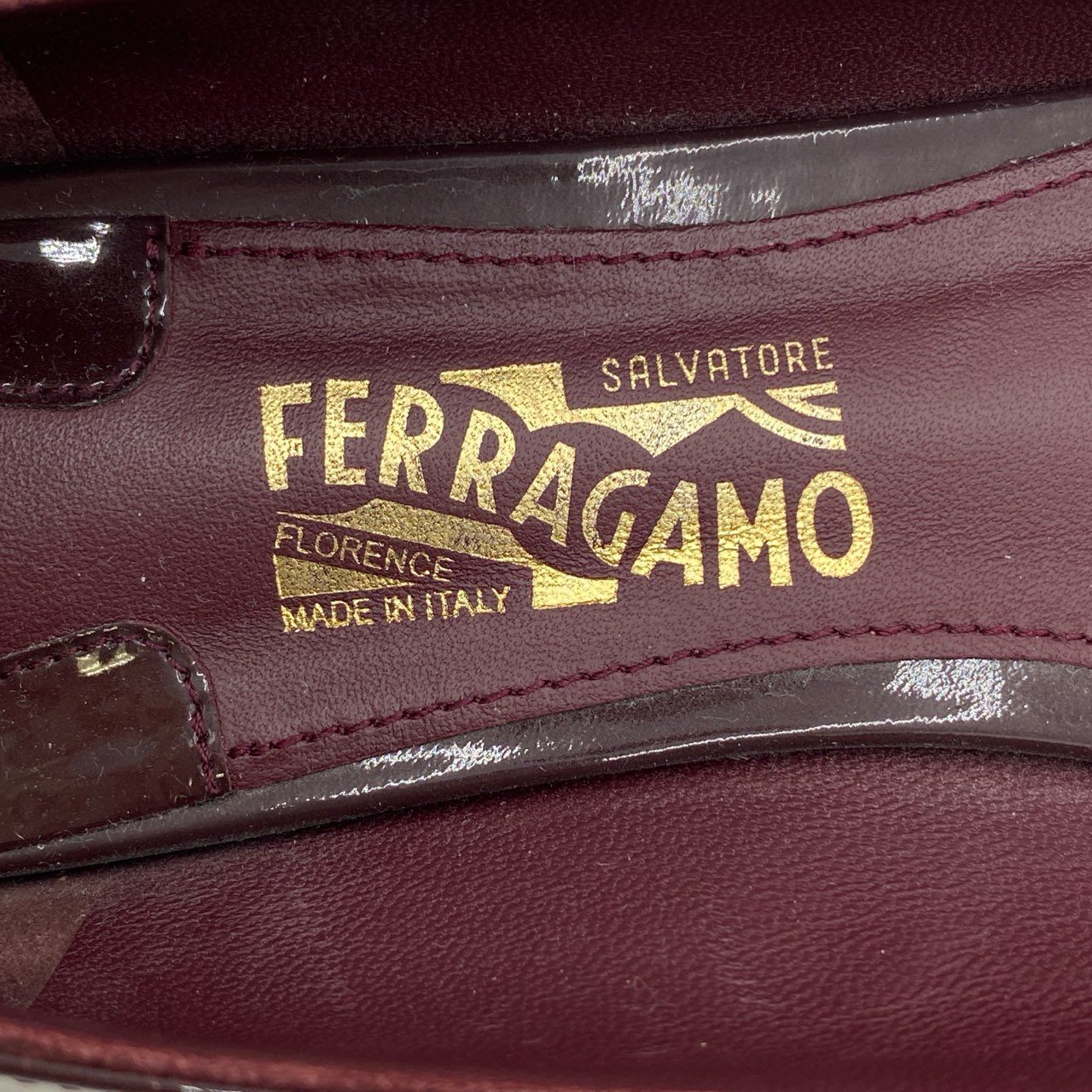 1h7 Salvatore Ferragamo サルヴァトーレ フェラガモ VARA ヴァラリボン エナメルフラットシューズ 6D ワインレッド パテントレザー パンプス 箱付き