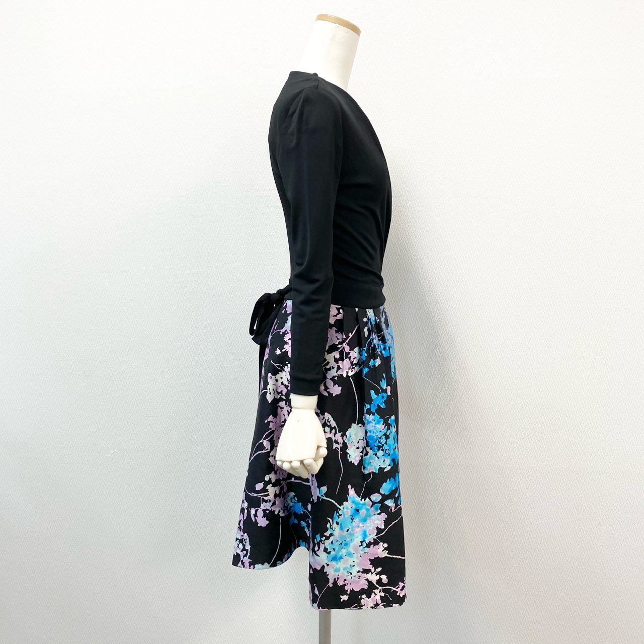 45h26 Diane von Furstenberg ダイアンフォンファステンバーグ シルク混 カシュクール 長袖ワンピース ドレス 花柄プリント 2 ブラック マルチカラー ウール シルク レディースo07t