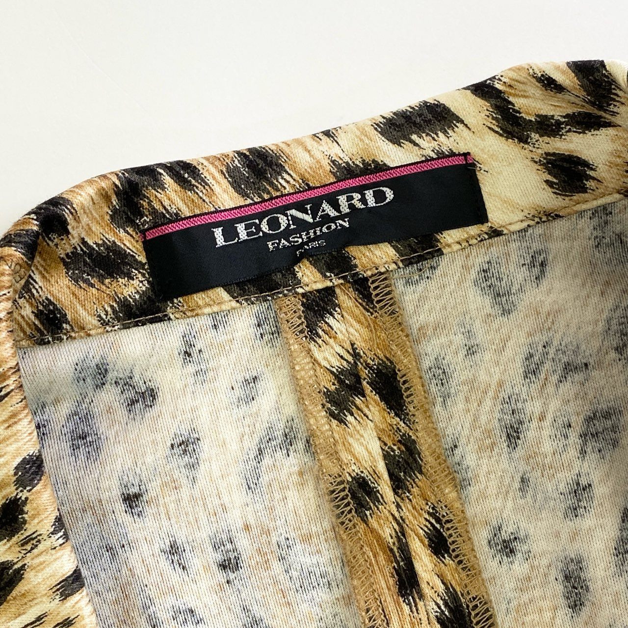 82j11 LEONARD レオナール テーラードジャケット ブレザー 薄手ジャケット 0351101 サイズL ブラウン系 レオパードプリント コットン100% レディース 日本製