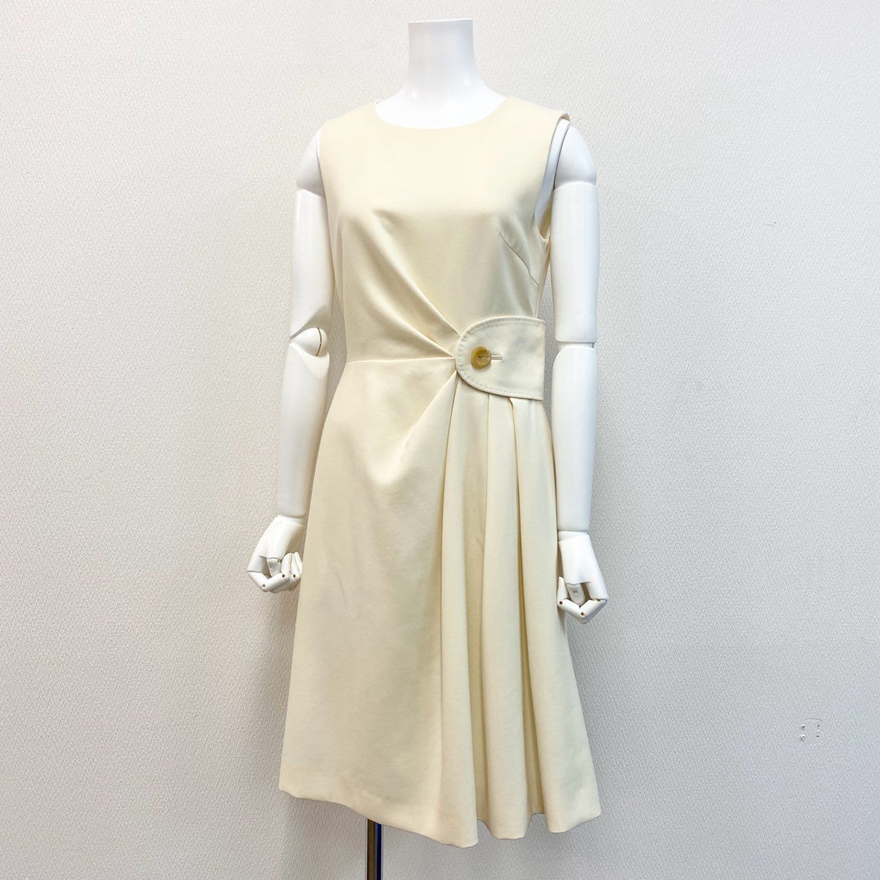 33k19 FOXEY BOUTIQUE フォクシー ブティック 日本製 ノースリーブワンピース ドレス バックジップ 33707 38 アイボリー