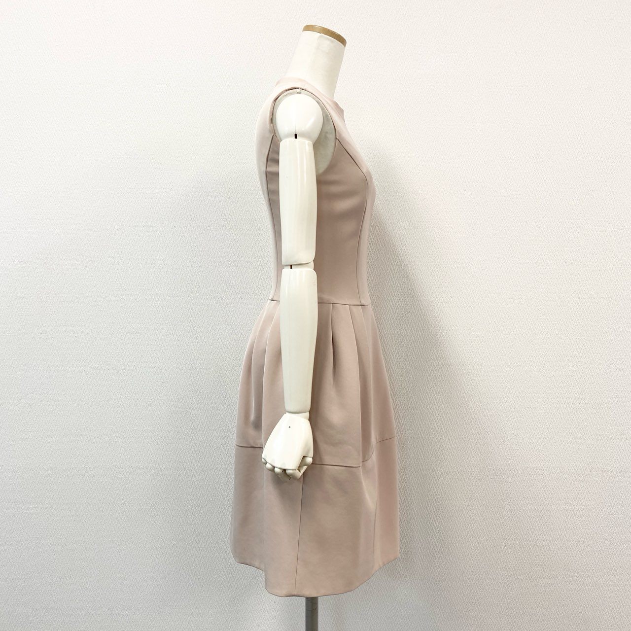 54d8 《新品タグ付き》 FOXEY NEW YORK フォクシーニューヨーク タックコクーンワンピース ノースリーブワンピース ドレスワンピース 34096 サイズ38 ライトピンク レディース 日本製