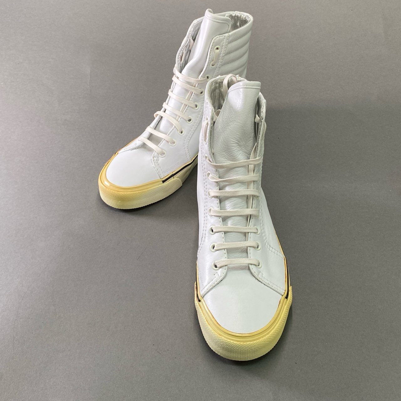 2d22 Dior HOMME ディオール オム レザーハイカット スニーカー 40 ホワイト Leather スペイン製 シューズ