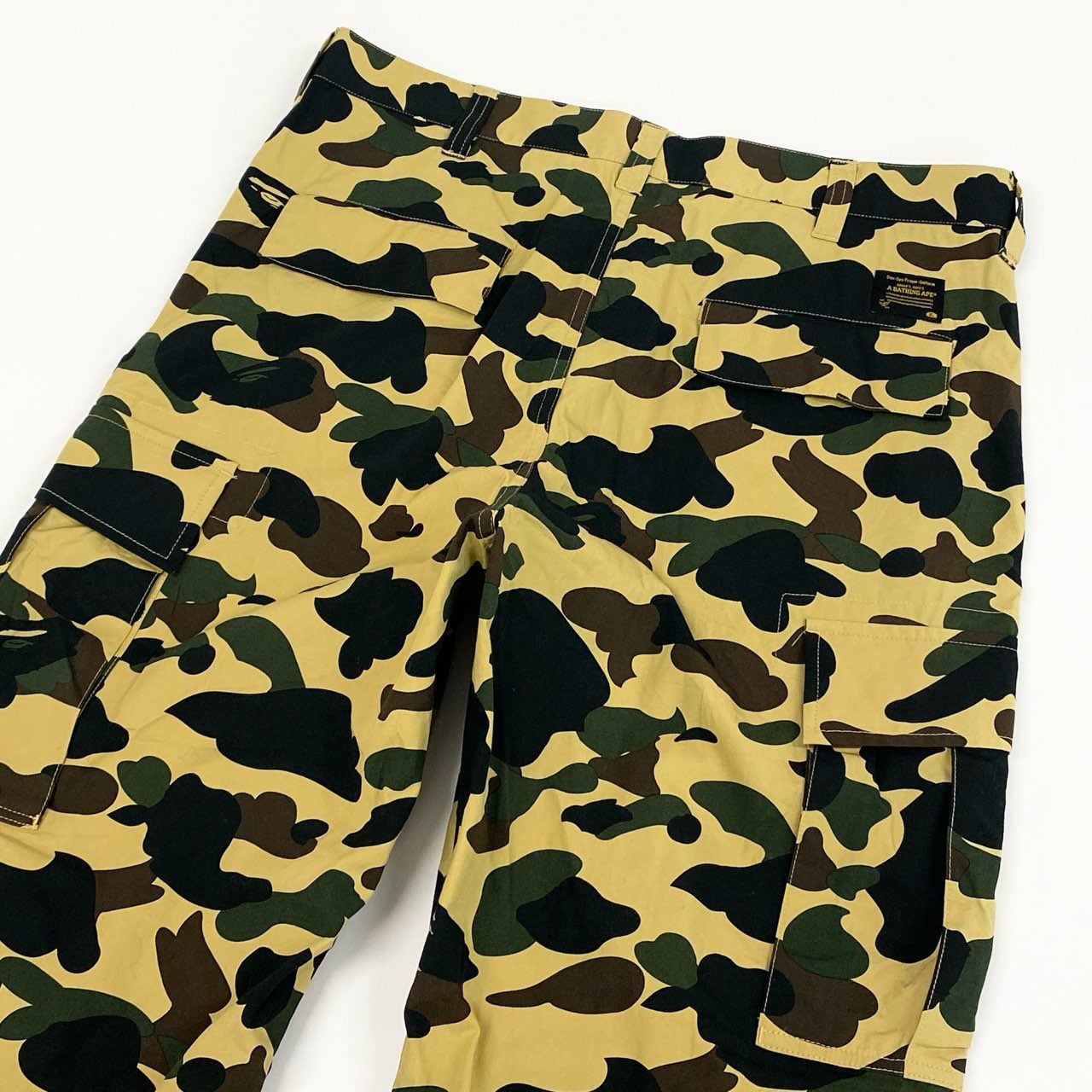 75f27 A BATHING APE ア ベイシング エイプ カーゴパンツ ミリタリーパンツ ボトムス カモフラ 猿迷彩 サイズL イエロー グリーン系 コットン メンズ 紳士服