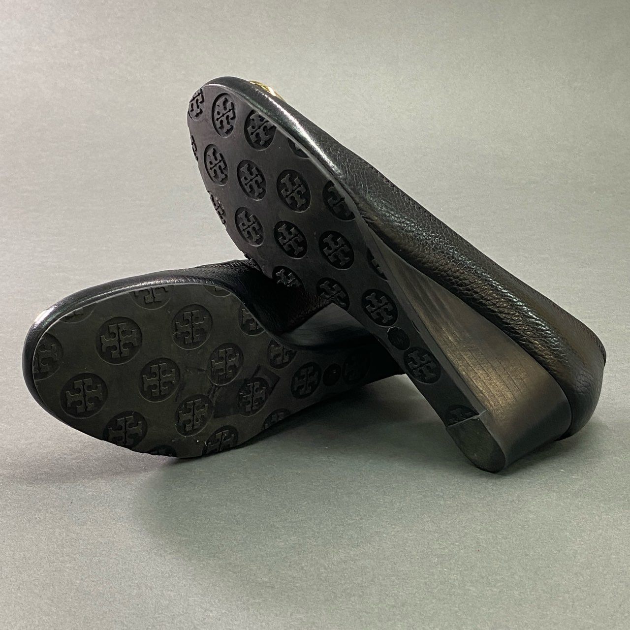 5c18 TORY BURCH トリーバーチ ウェッジソール ロゴ金具 パンプス シューズ 7M ブラック レザー