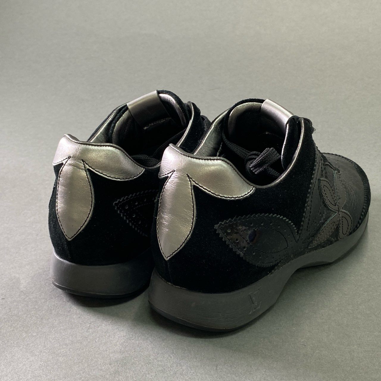 2f9 《美品》 LOUIS VUITTON ルイヴィトン フラワーパッチ レザースニーカー 37 ブラック Leather シューズ 女性靴 箱付き