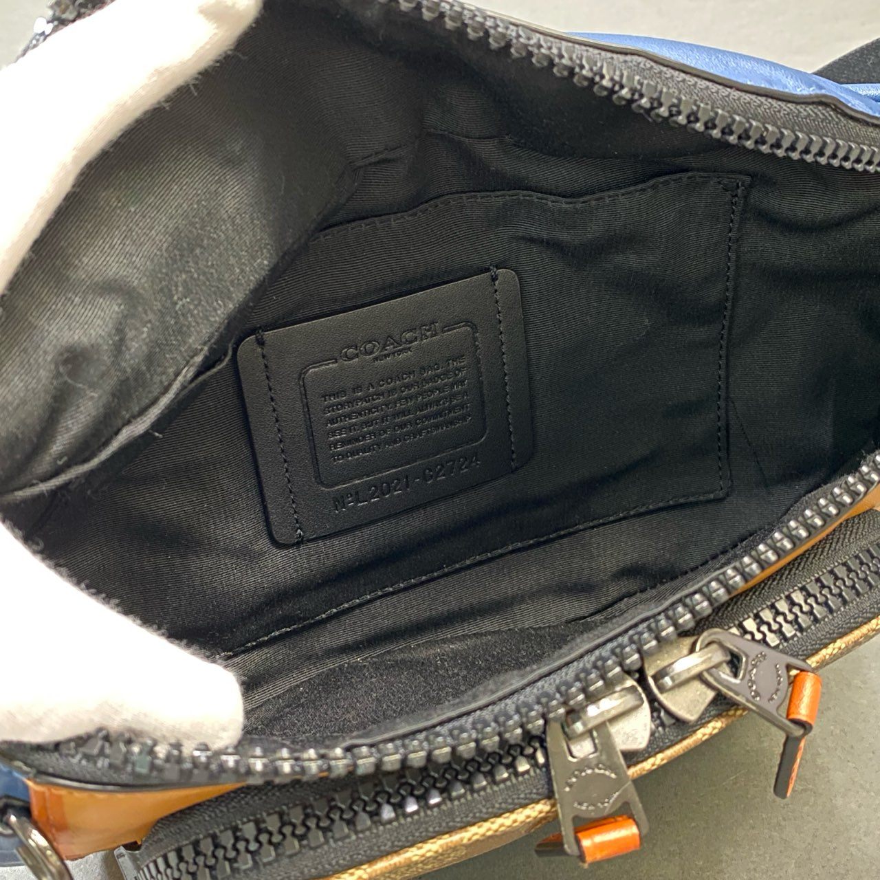 Cg31 COACH コーチ シグネチャー カラーブロック ボディバッグ ショルダーバッグ 鞄 C2724 ブルー レザー PVC メンズt18r