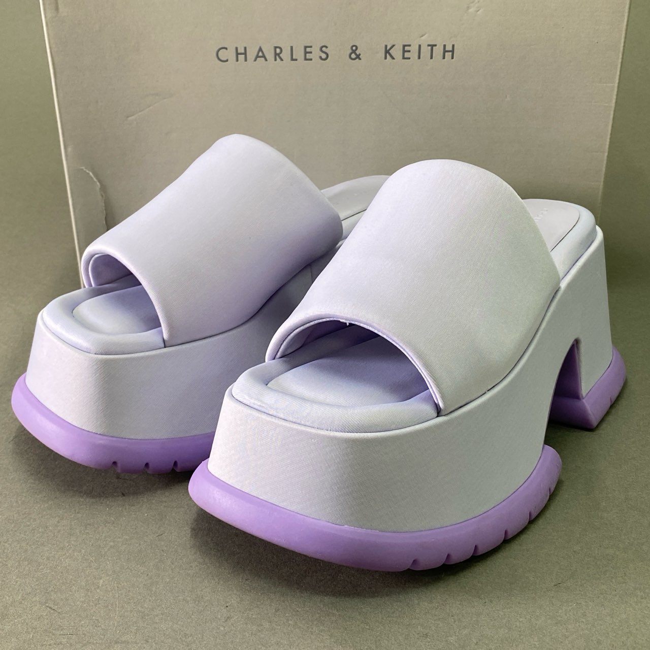 3d22 CHARLES&KEITH チャールズアンドキース LILAC プラットフォームサンダル 22.5cm ラベンダー パープル 厚底 シューズ 夏 箱付き