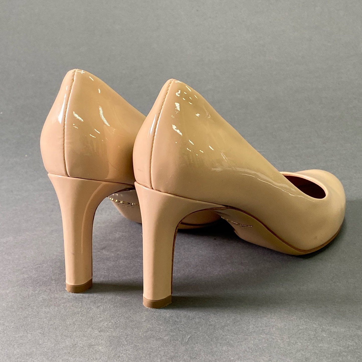 4e5 Salvatore Ferragamo サルヴァトーレ フェラガモ LEO70 パテントレザー パンプス プレーン サイズ6C ピンクベージュ レディース 女性用 靴