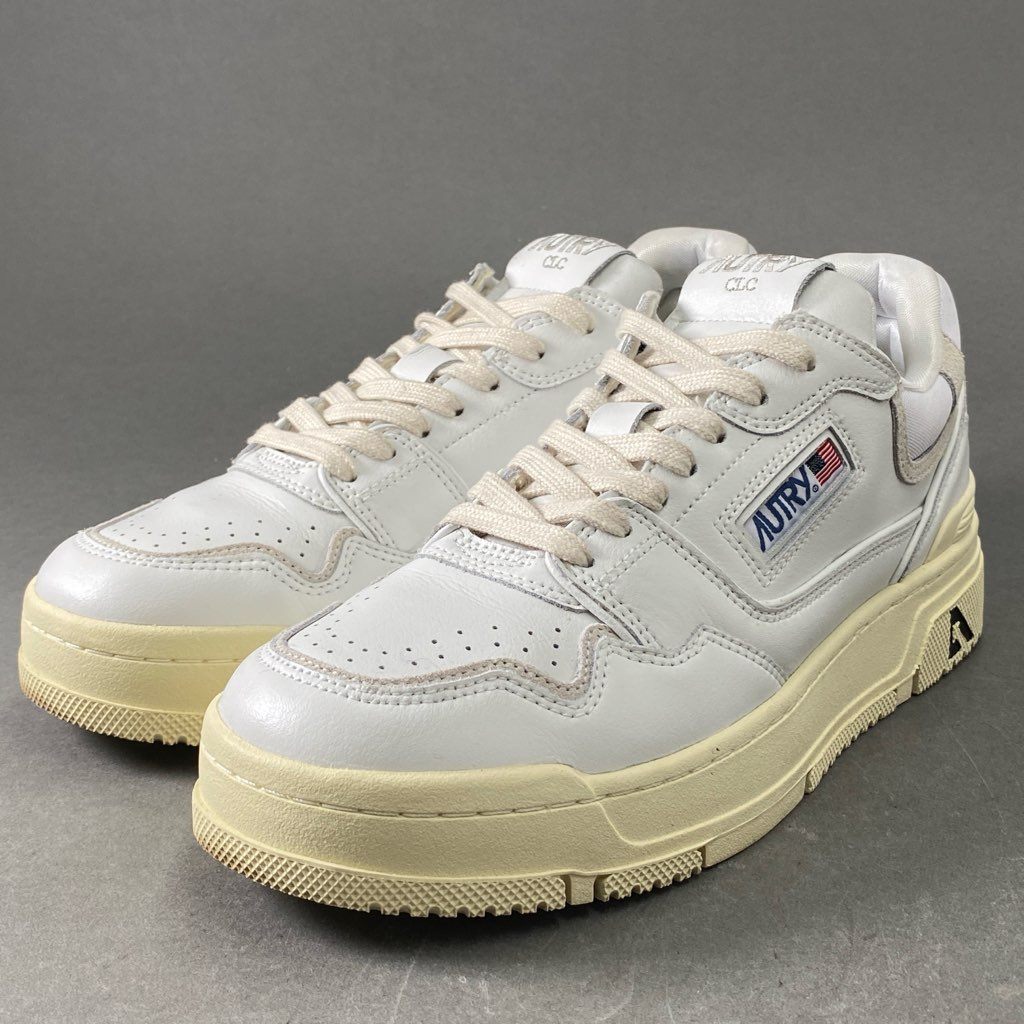 8f13 《美品》 定価¥36,300 AUTRY オートリー CLC LOW スムースレザー レースアップスニーカー 42 ホワイト Leather シューズ