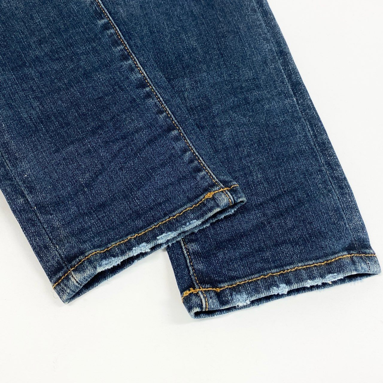 19g28《未使用》タグ付 AMIRI アミリ 蛇腹ダメージ加工 スキニーデニムパンツ ジーンズ ボトムス クラッシュ加工 SR1PXMD001SAMDSI 28 インディゴブルー コットン メンズ