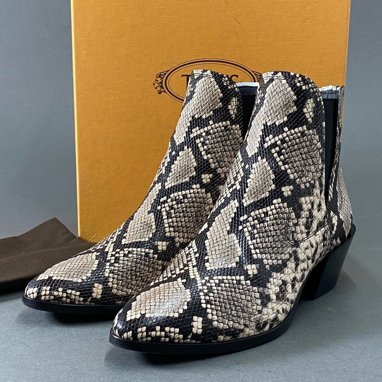3i27 《美品》 TOD'S トッズ イタリア製 パイソン ウエスタンショートブーツ チャンキーヒール 37 1/2 ベージュ