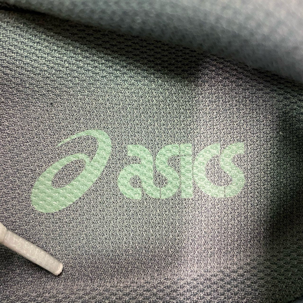 3g9 《美品》 asics アシックス GEL NYC スニーカー F921123 28cm グレー シューズ ゲルニューヨーク 紳士靴 ランニング