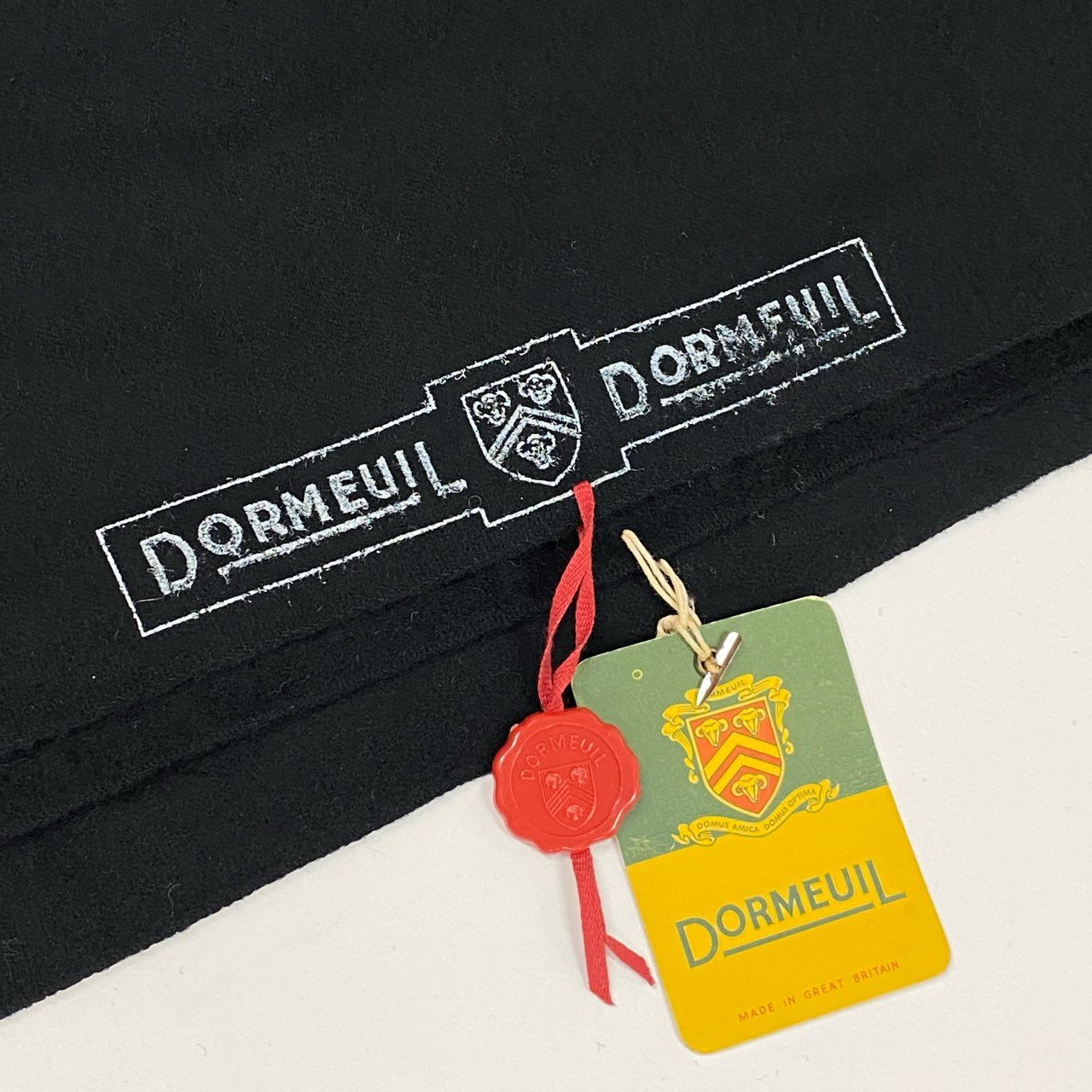 j17《美品》DORMEUIL ドーメル 高級ウール 生地 ハギレ リメイク 2.20m ブラックu02t