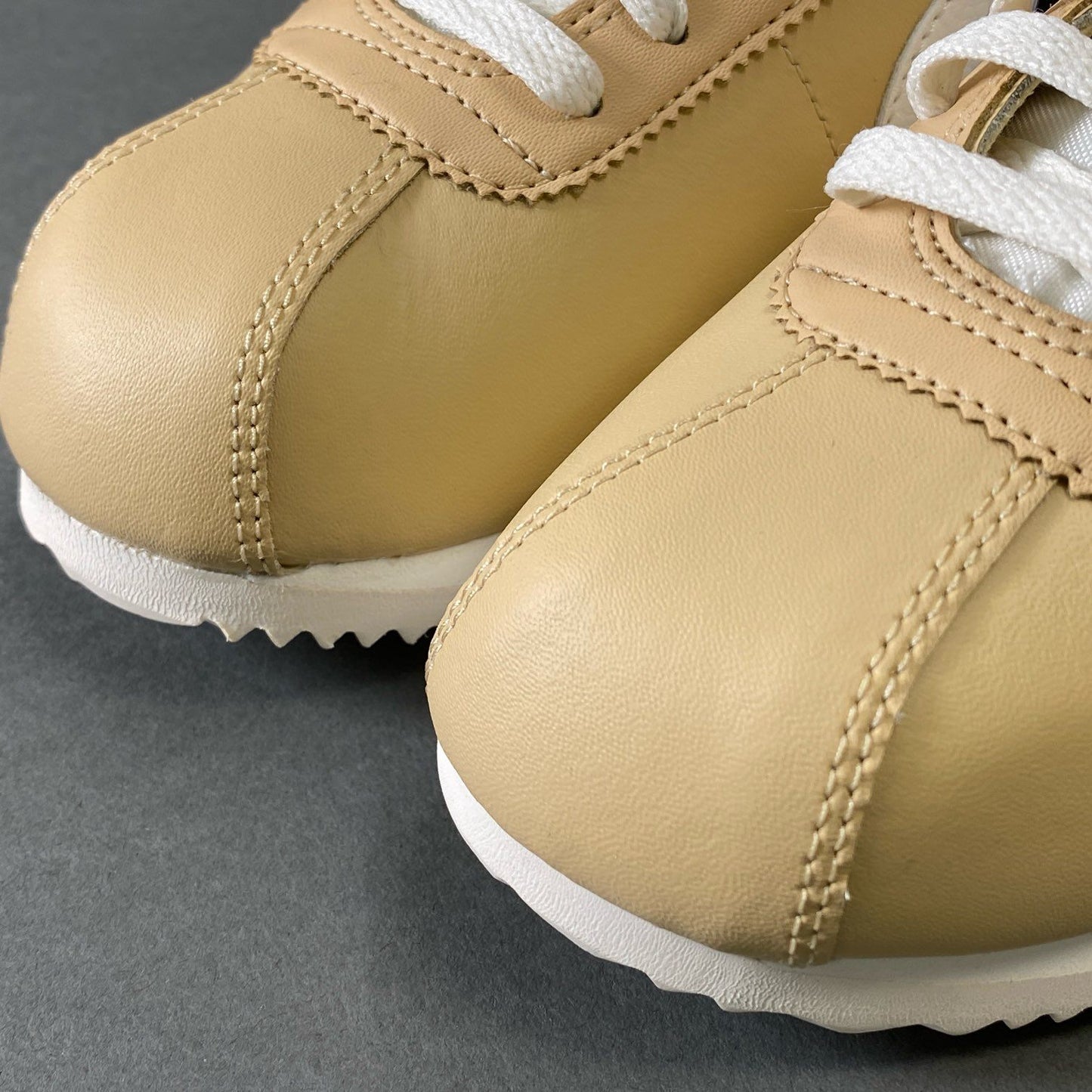 6g9 《未使用品》 NIKE ナイキ CORTEZ コルテッツ DN1791-200 23.5cm ベージュ スニーカー シューズ 箱有