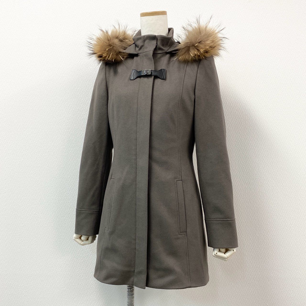 81h7《極美品》HUGO BOSS ヒューゴボス ウールコート ラクーンファー フラップベルト 34 ブラウン レディースk02i