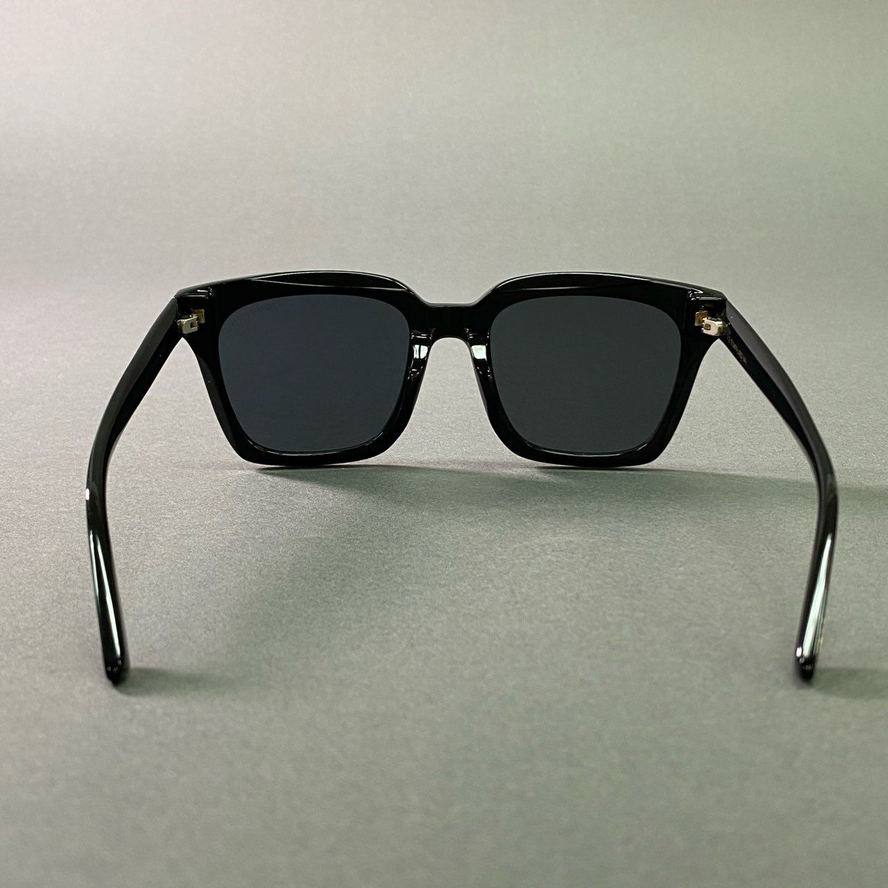 j29 TOM FORD トムフォード サングラス 眼鏡 アイウェア メガネ スクエア ウィリントン イタリア製 TF892-2 56□22 145 ブラック