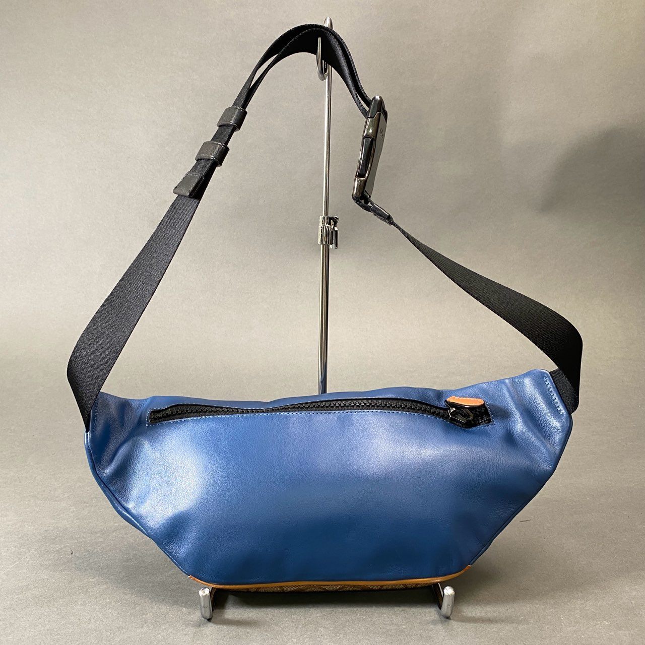 Cg31 COACH コーチ シグネチャー カラーブロック ボディバッグ ショルダーバッグ 鞄 C2724 ブルー レザー PVC メンズt18r