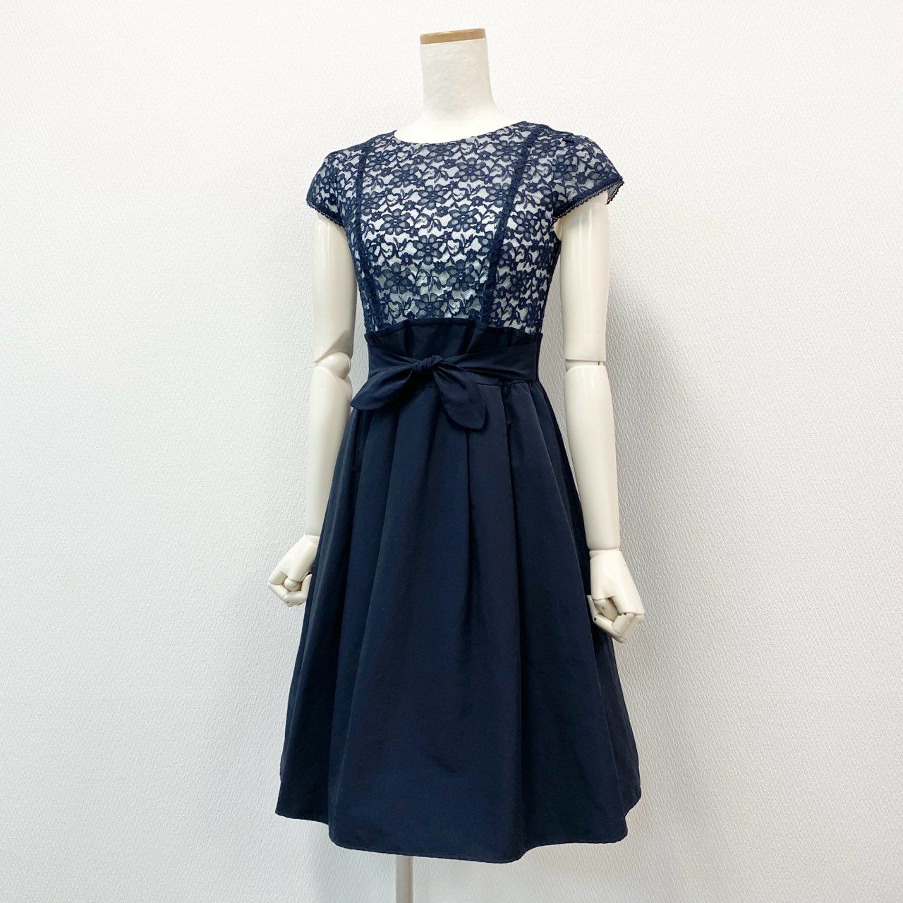 74c14 【新品保管品】 TOCCA トッカ 半袖ワンピース レース 花柄ワンピース オケージョンワンピース フレンチスリーブ 6646806 0 ネイビー