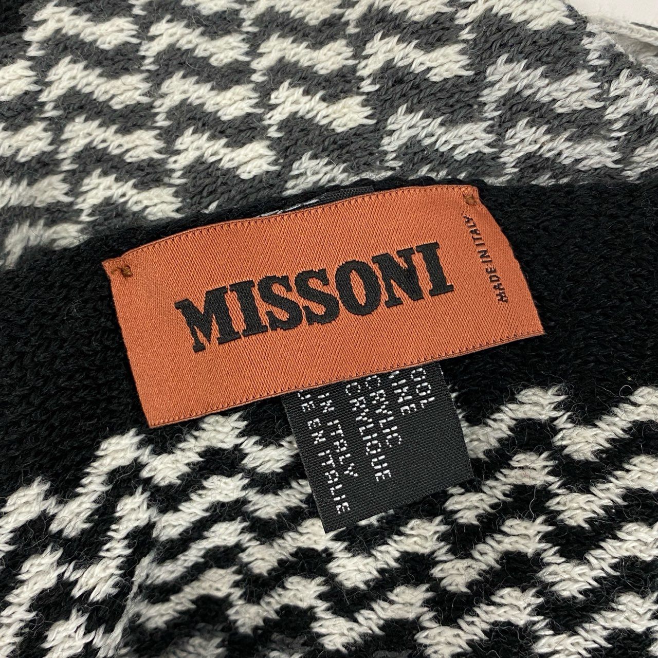 h1 MISSONI ミッソーニ イタリア製 フリンジマフラー 服飾小物 ストール ブラック グレー パープル ユニセックスk02i