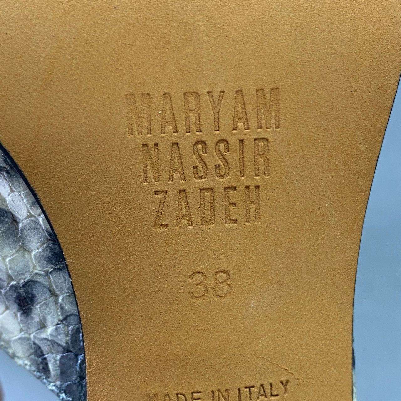 7d16 《美品》定価¥99.000 MARYAM NASSIR ZADEH マリアム ナッシアザデー パイソン ヒールサンダル 38 グレー レザー シューズ 夏