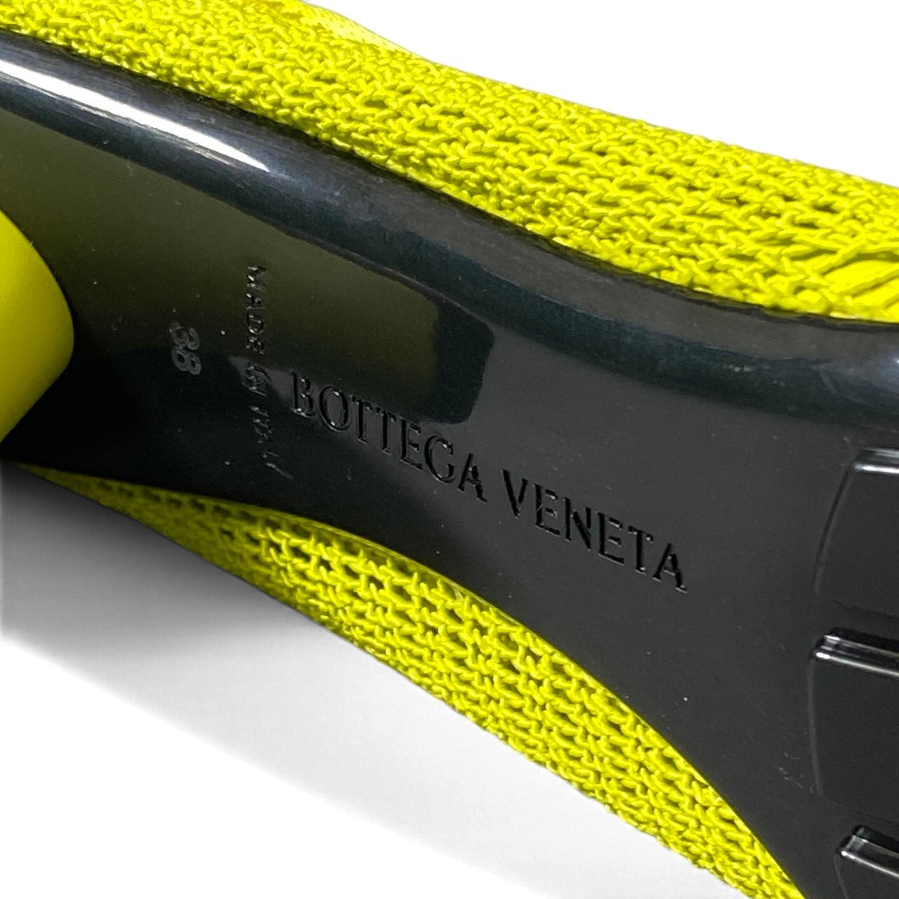 h11 【新品保管品】BOTTEGA VENETTA アトミック ストレッチ メッシュ サンダル イタリア製 38サイズ イエローグリーン レディース 女性用k02i