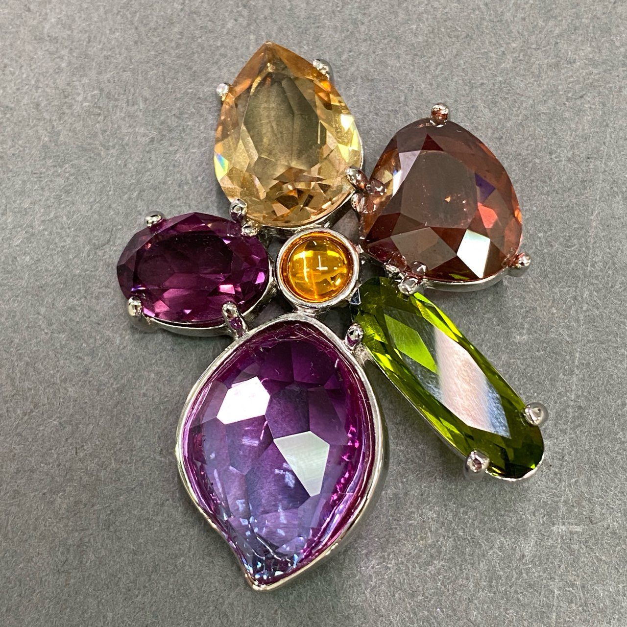 c26 SWAROVSKI スワロフスキー 大ぶり クリスタルフラワー ペンダントトップ チャーム マルチカラー ビジュー ジュエリー アクセサリー ネックレス