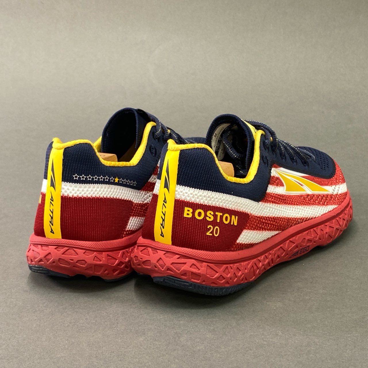 5a5 《美品》 ALTRA アルトラ Escalante Racer エスカランテレーサー Boston 20 ボストン スニーカー US7 レッド ネイビー ランニングシューズ