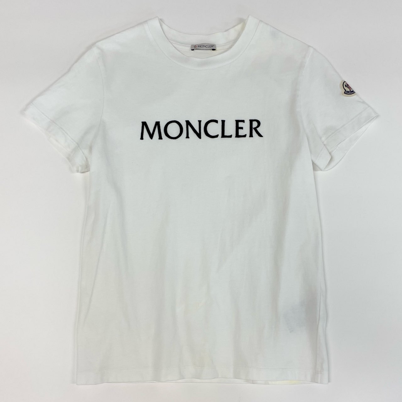 25f14 MONCLER モンクレール ロゴTシャツ クルーネック 半袖カットソー ショートスリーブ トップス ワッペン H20938C00012 XSサイズ ホワイト コットン
