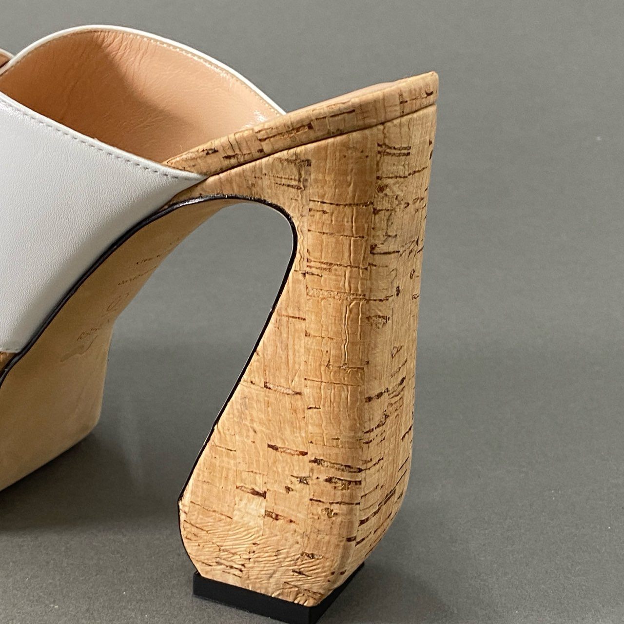 3f17 《極美品》定価¥104,500 SI ROSSI by SERGIO ROSSI セルジオロッシ Mules and clogs コルクヒール サンダル パンプス 39 ホワイト レザー イタリア製 シューズ