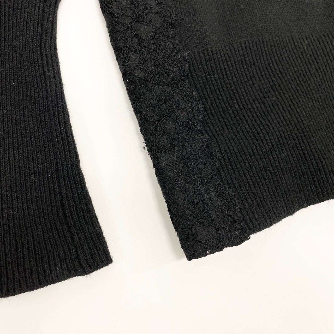 65j9 Blumarine ブルマリン ニットカーディガン 装飾 ニットセーター ラインストーン ビーズ レース 42サイズ ブラック レディースo07t