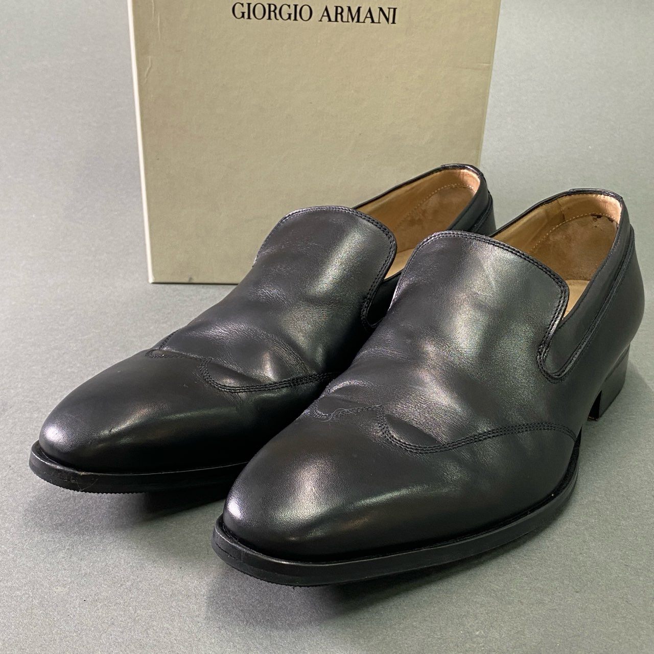 7e30 【美品】 GIORGIO ARMANI ジョルジオアルマーニ スリッポン ローファー レザーシューズ 革靴 サイズ42 1/2 ブラック レザー メンズ イタリア製