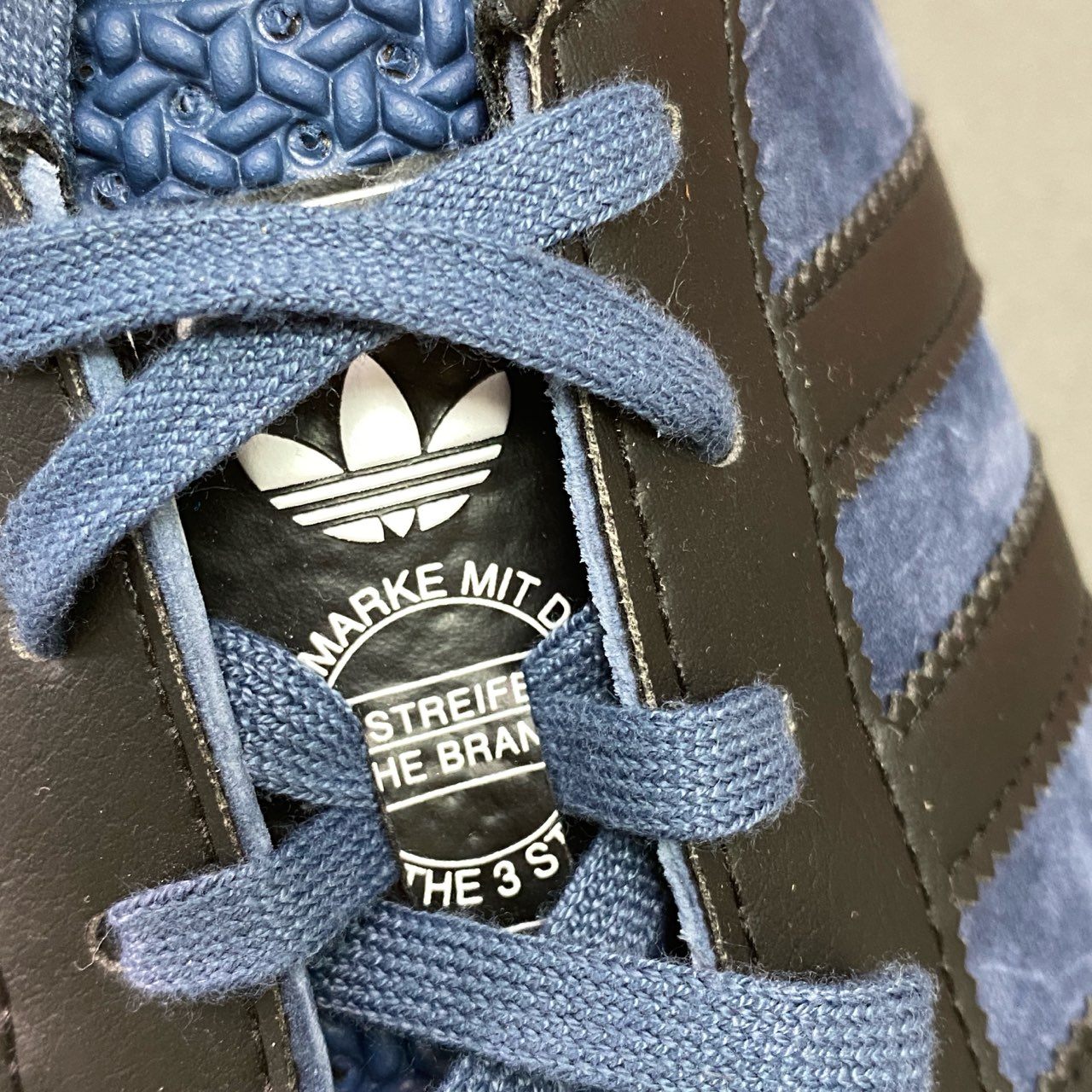 4f4 《未使用品》 adidas アディダス LONDON ロンドン スニーカー IE0825 28cm ネイビー スエードレザー シューズ 箱付き