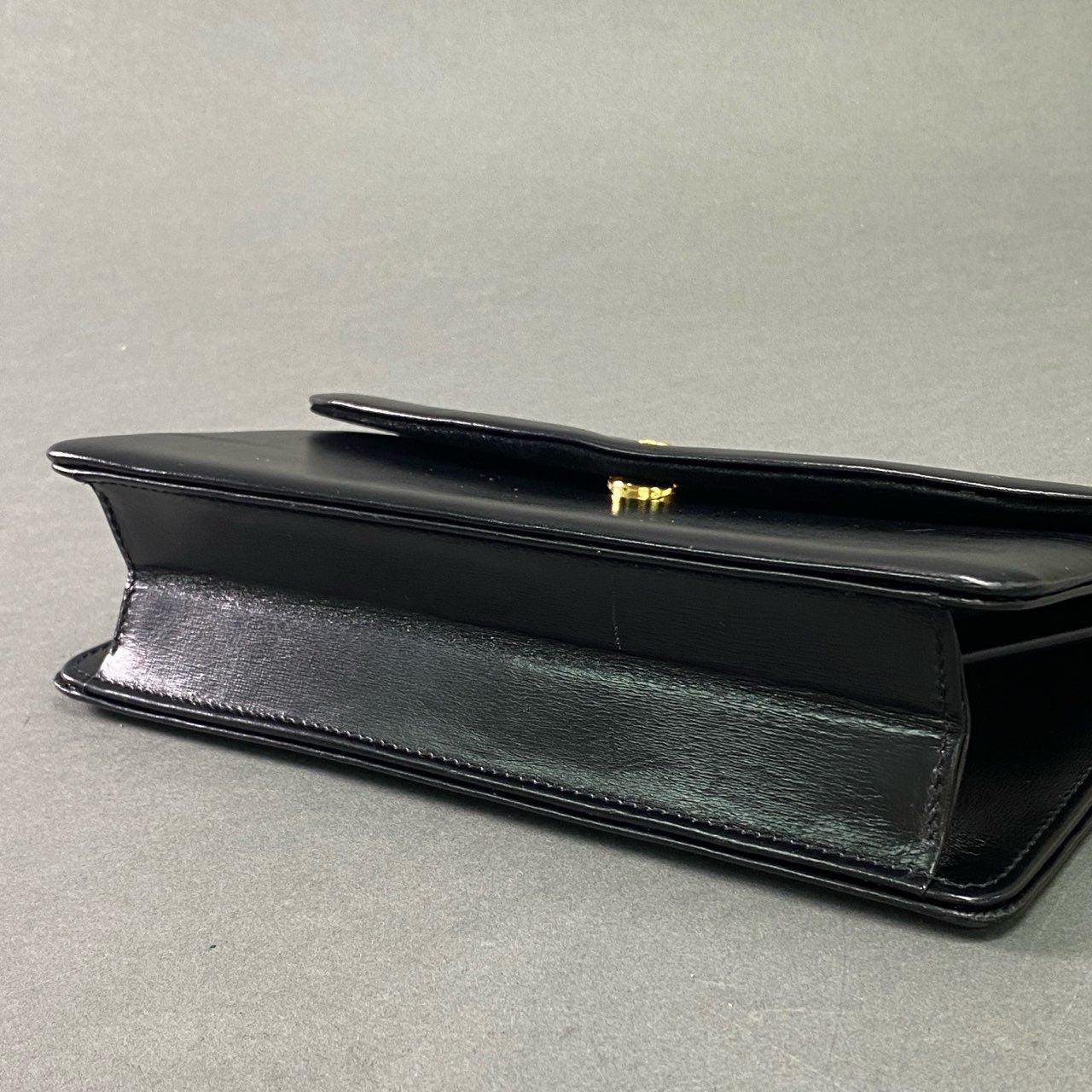 Ab7 LAUNER LONDON ロウナー クラッチバッグ ショルダーバッグ 2way フォーマル ゴールド ロゴプレート 保存袋付属 ブラック 本革