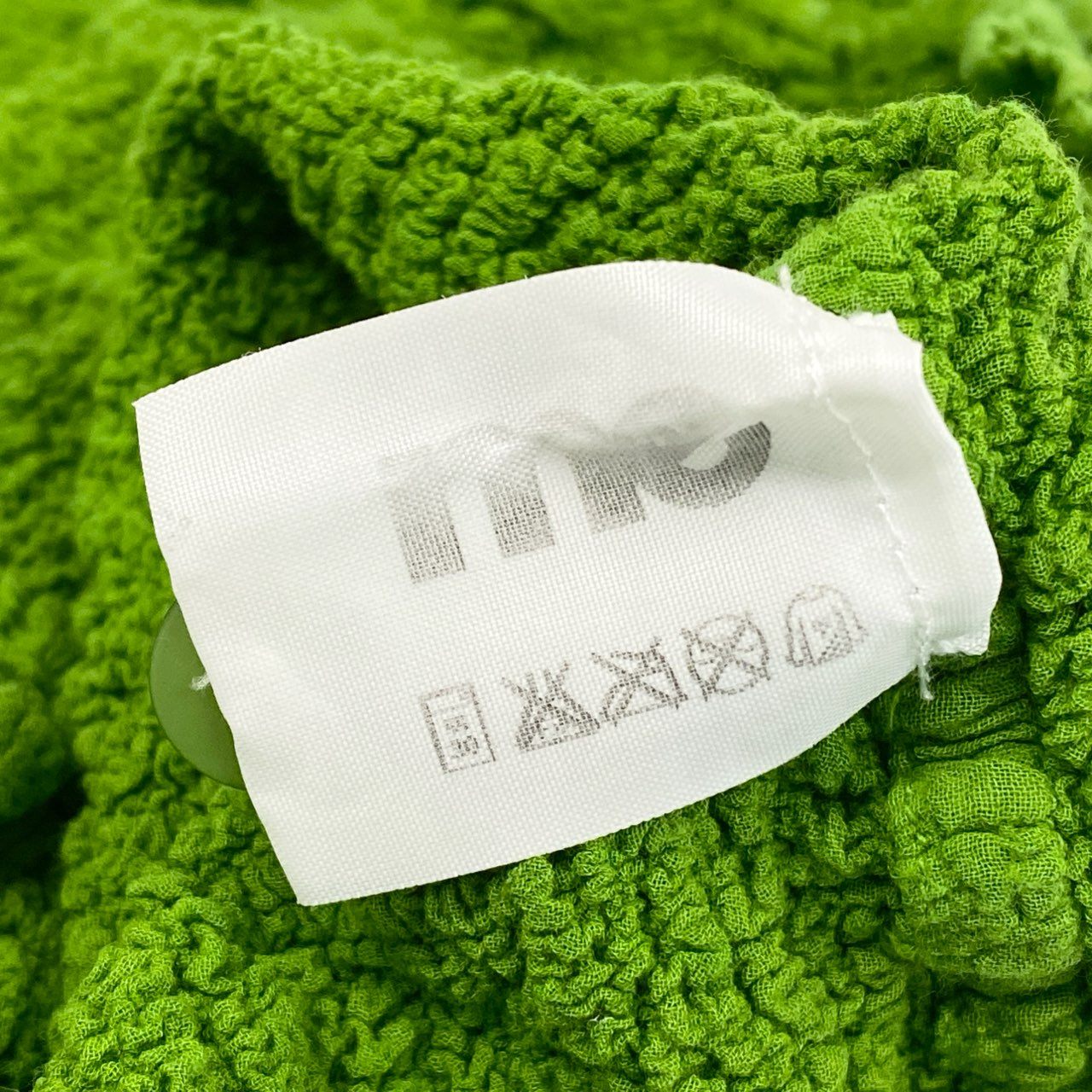 40d28 me ISSEY MIYAKE ミー イッセイミヤケ 胸元バラ刺繍 カリフラワートップス ポロシャツ ブラウス トップス 日本製 MI72FM609 フリーサーズ グリーン
